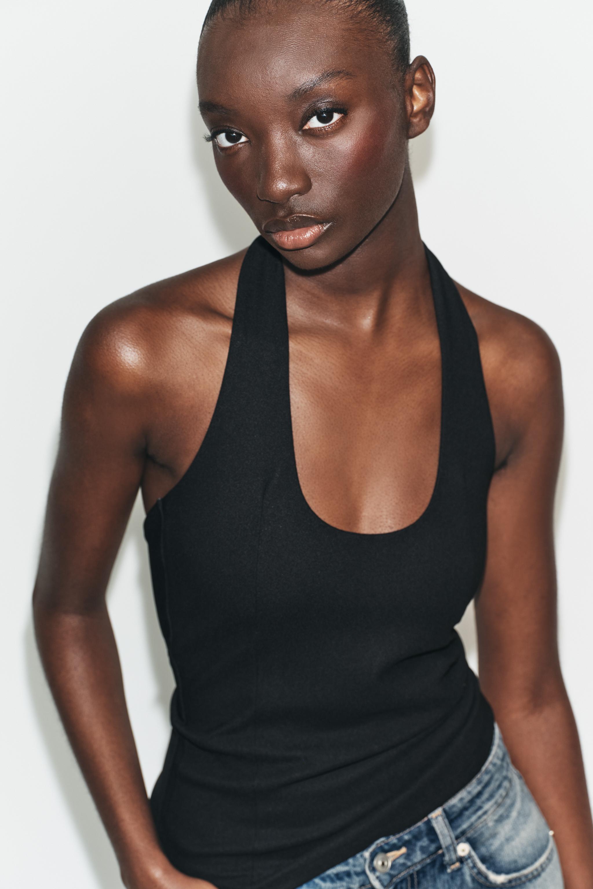 CREPE HALTER TOP